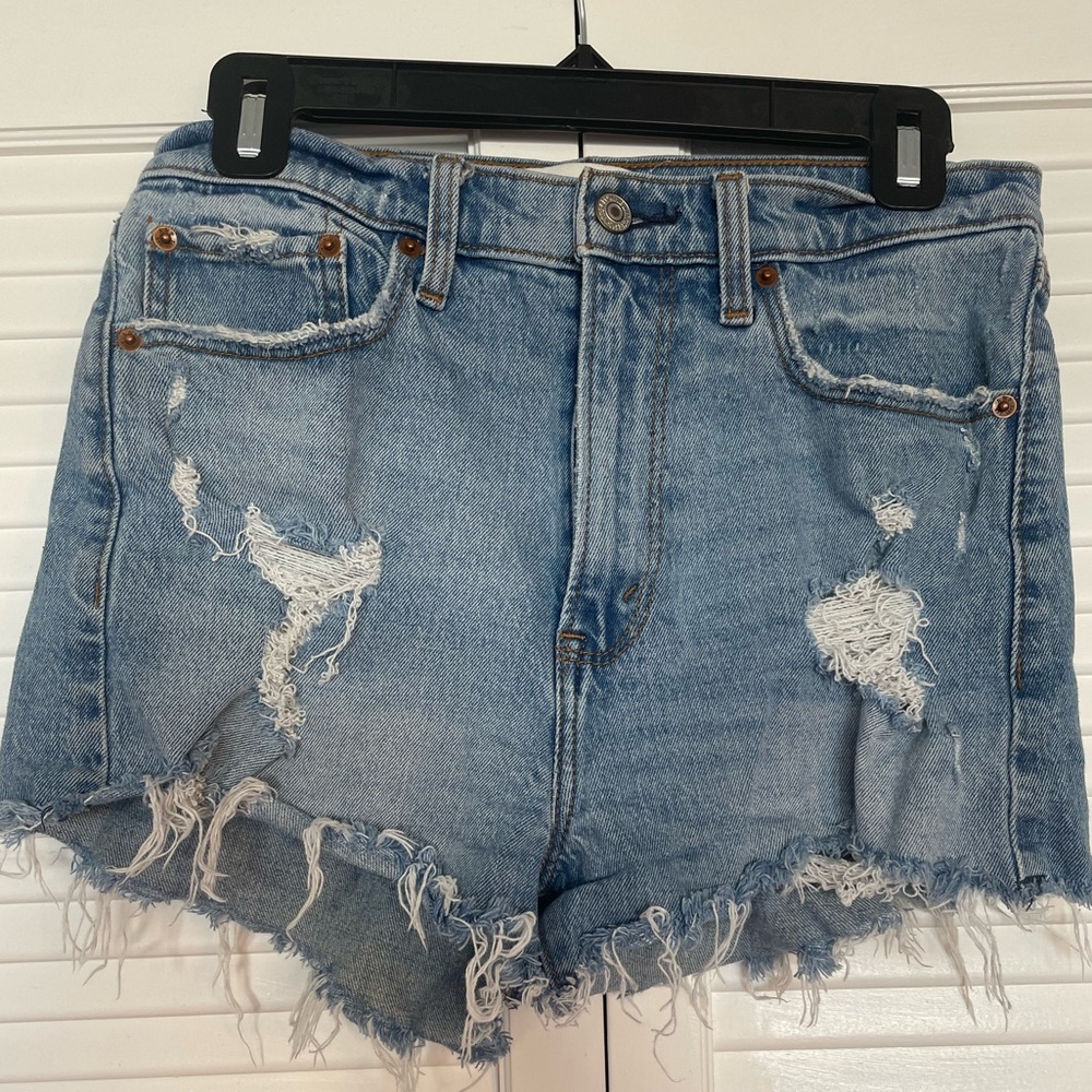 Abercrombie and Fitch high rise mom short